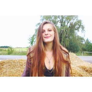 Meet your Posher, Marissa